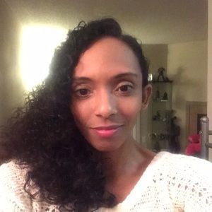 Meet your Posher, Dionna